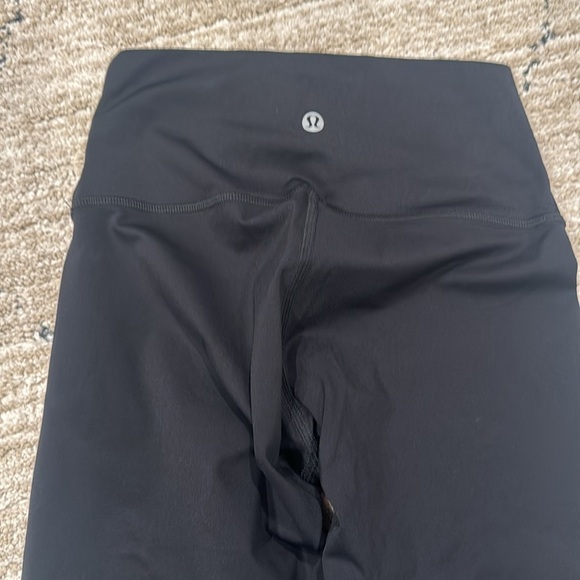 Lululemon mesh leggings size 4 - Picture 4 of 4